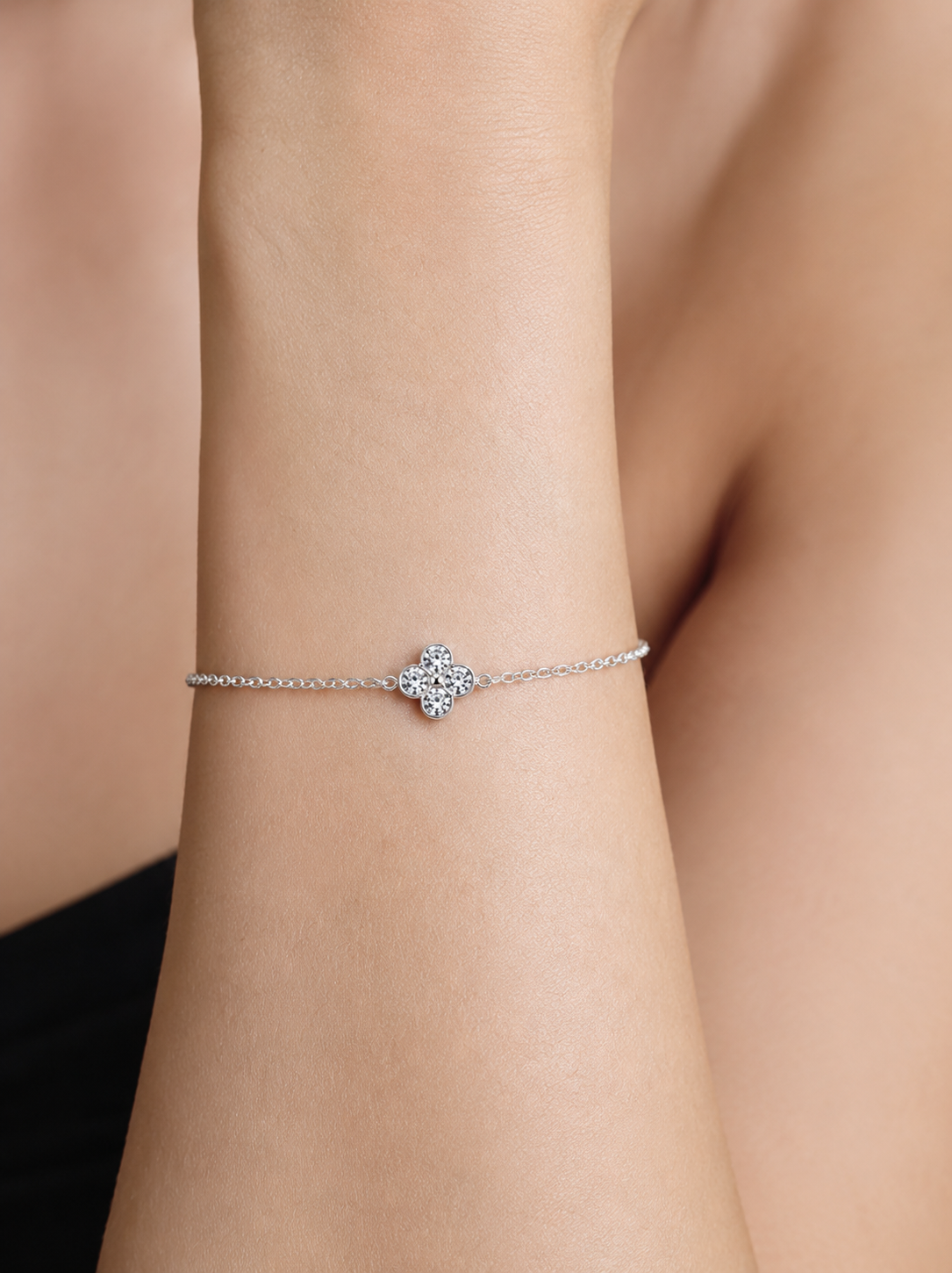 Silver Round Flower Bracelet