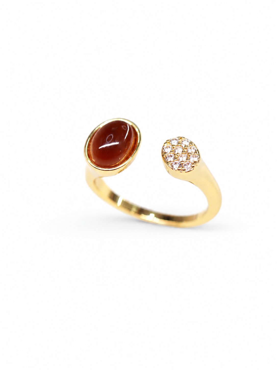 amber brown cat eye stone ring top view