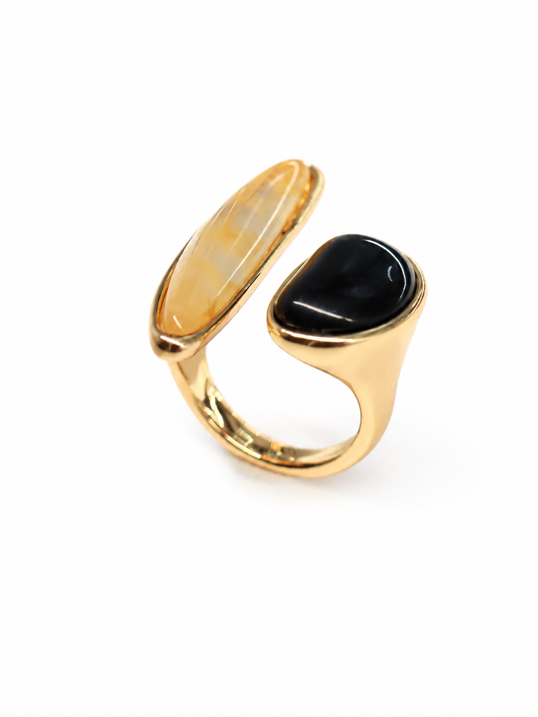 black stone sculptural ring main view